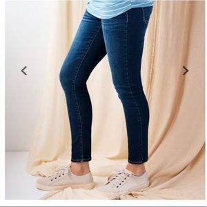 🎉host pick Motherhood Maternity Jeans full panel